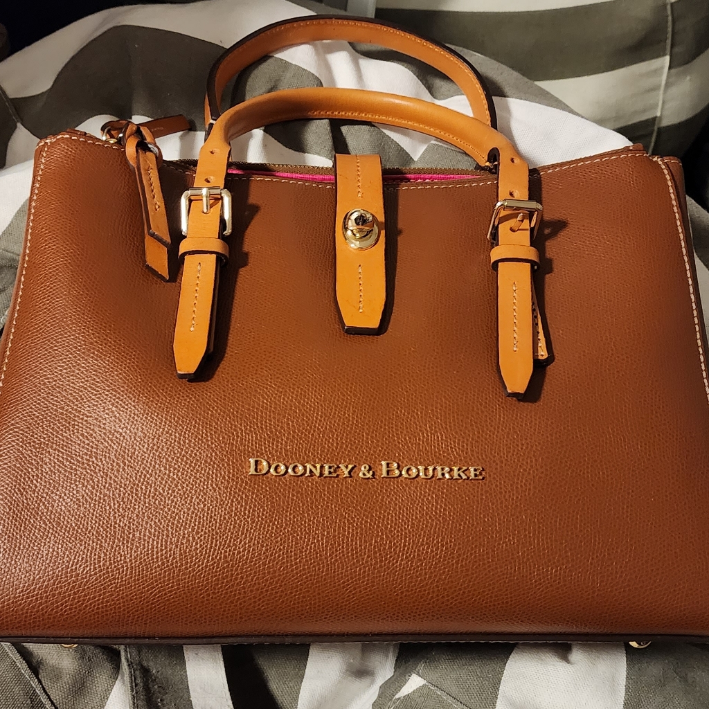 Brand New Dooney And Bourke Amber Style Bag